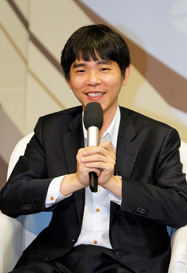 李世石和阿尔法狗比赛之后表现惊人!全胜