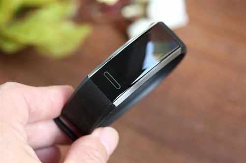 50米防水+GPS!华为手环评测:为运动而生_互联