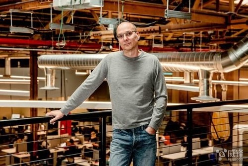 Ϊ��˵��׿֮������һ������iPhone���ֻ�